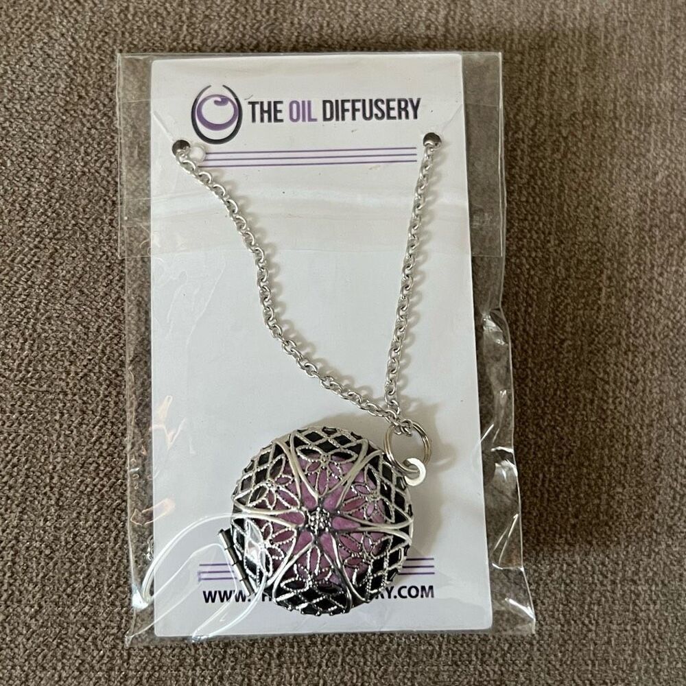 The Oil Diffusery Necklace | NWT | Essential Oil Necklace